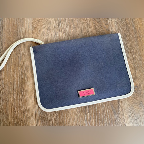 kate spade Handbags - Kate Spade Sam canvas plunge wristlet in Blazer Blue